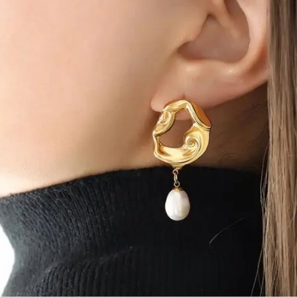 18K Gold Plated Irregular Shape Earrings*Vintage Earrings*Pearl Earrings*ML - Picture 7 of 9